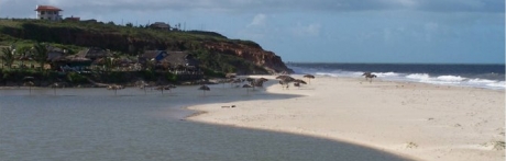 Bela - o rio Mucatu forma uma barra de areia, adequada para crianças